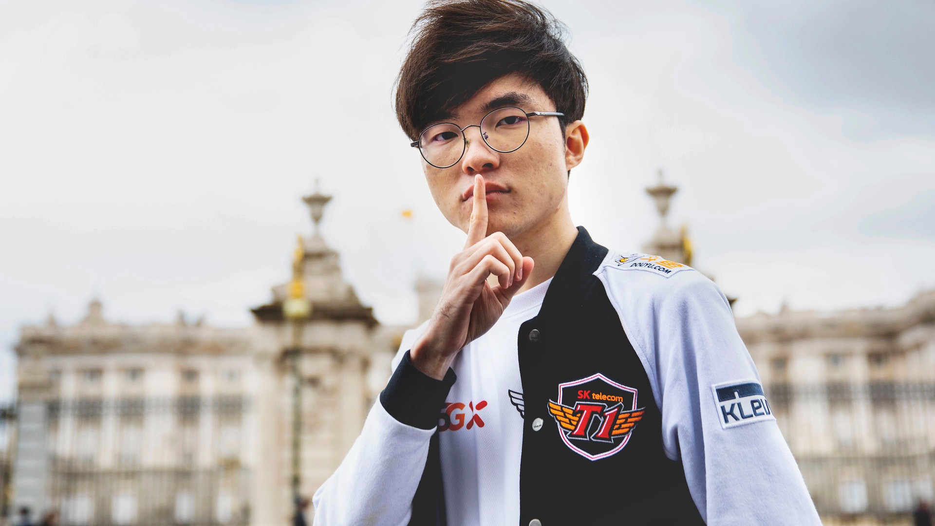 Faker breaks legendary Uzi record at Worlds after Chinese icon's four ...